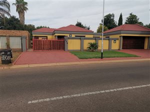 3 Bed House in Doornpoort and surrounds