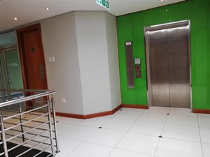 94 m² Office Space in Meerensee