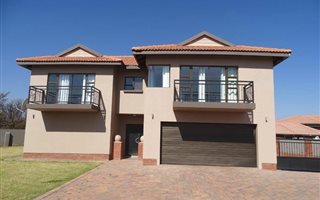 3 Bedroom House in Lifestyle Estate
