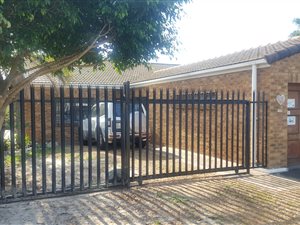 3 Bed Townhouse in Oakglen