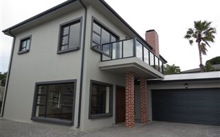 3 Bedroom Duet in Linkside