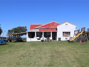 75.3 ha Farm in Kwelera