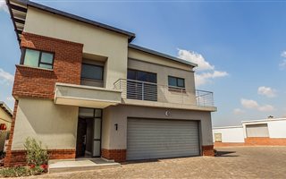 3 Bedroom Duplex in Ebotse Estate
