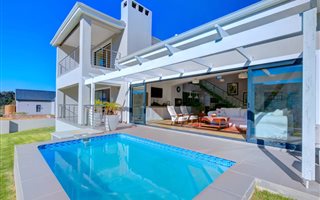 3 Bedroom House in Kraaibosch