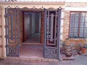 3 Bed Townhouse in Rangeview