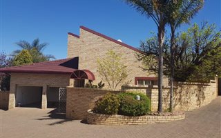3 Bedroom Townhouse in Kiepersol