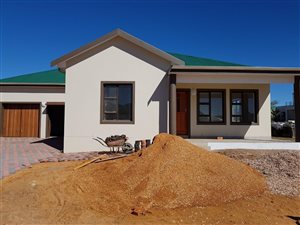 2 Bedroom House in Still Bay West
