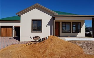 2 Bedroom House in Still Bay West