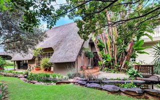 4 Bedroom House in Douglasdale