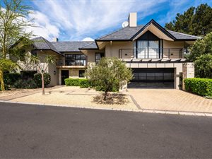 4 Bed House in Pearl Valley