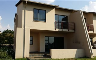 3 Bedroom Duplex in Jackal Creek Golf Estate