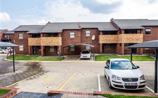 2 Bedroom Apartment in Naturena