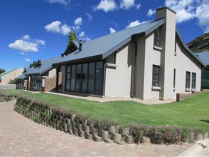 3 Bed Townhouse in Clarens
