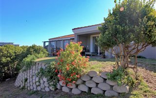 4 Bedroom House in Cape St Francis