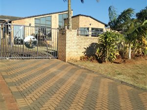 1 Bed Duplex in La Mercy