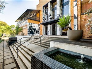 1700 m² Commercial space in Norwood