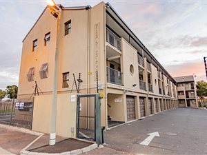 1 Bed Apartment in Parow Valley
