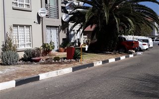 2 Bedroom Townhouse in Verwoerdpark
