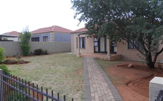 2 Bedroom Townhouse in Flamwood