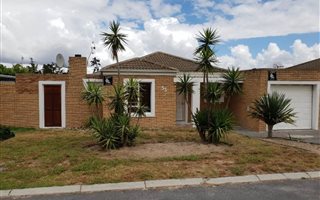 2 Bedroom Townhouse in Protea Heights