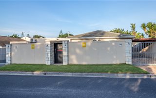 4 Bedroom House in Sunridge