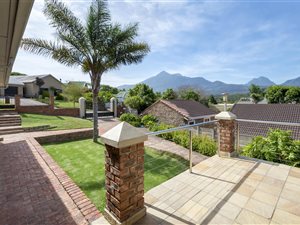 5 Bedroom House in Denver Park