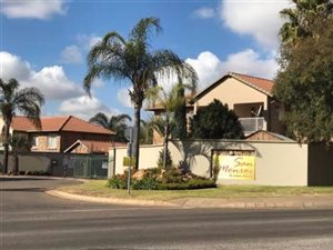 1 Bedroom Townhouse in Highveld