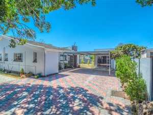 186 m² Office Space in Newton Park