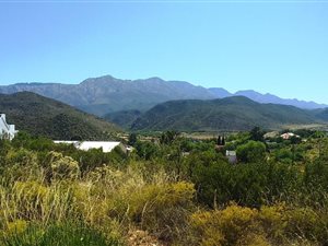750 m² Land available in De Rust