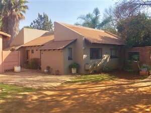 5 Bed House in Glen Austin