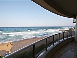 4 Bed Apartment in Compensation Beach