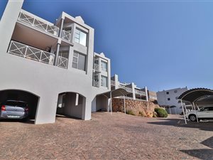 2 Bed Apartment in Northcliff