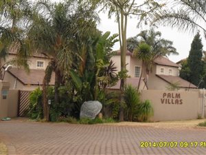 3 Bed Townhouse in Ruimsig
