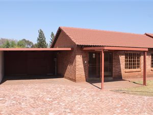 2 Bedroom Flat in Raslouw