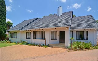 3 Bedroom House in Fourways Gardens
