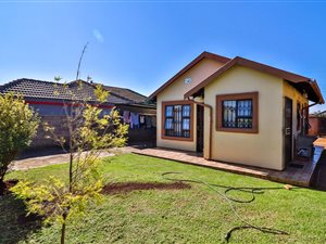 2 Bed House in Protea Glen