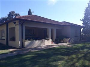 4 Bed House in Rosashof