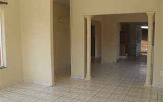 3 Bedroom House in Roodepoort Central