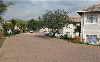 3 Bedroom Townhouse in Sterrewag
