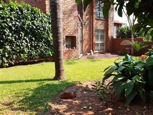 3 Bedroom Townhouse in Waterkloof Heights