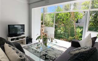 2 Bedroom Apartment in Vredehoek