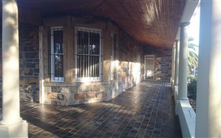 1 Bedroom Apartment in Ladysmith
