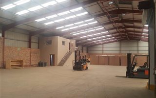 1807 m² Industrial space in Bredell AH