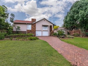 3 Bedroom House in Waterkloof Ridge