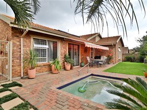 3 Bed Cluster in Pomona