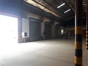 800 m² Industrial space in Rustenburg Central
