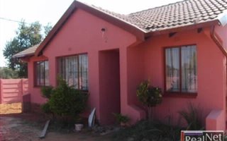 3 Bedroom House in Westenburg