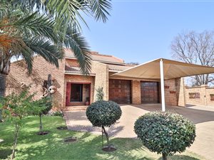 5 Bed House in Aerorand