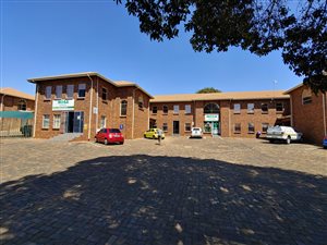 181 m² Commercial space in Horison Park