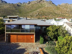 3 Bed House in Mountainside